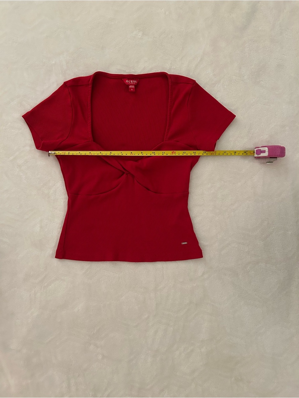 GUESS Red Twist-Front Ribbed Tee - Picture 5 of 8